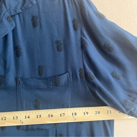 Onia Pineapple Vacation Button Down Shirt Deep Navy size M - Picture 11 of 12